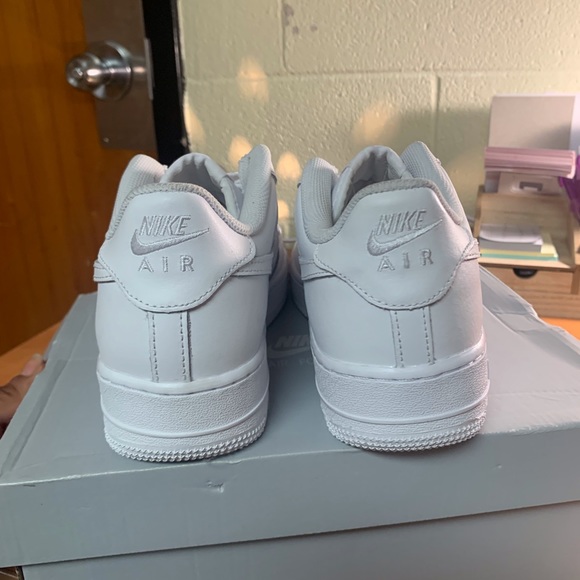 White Nike Air Force 1 - Picture 2 of 10